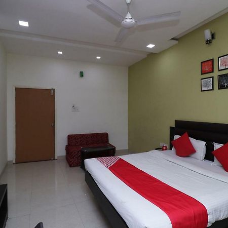 Oyo 8173 Hotel Singh Palace Raipur  Ngoại thất bức ảnh