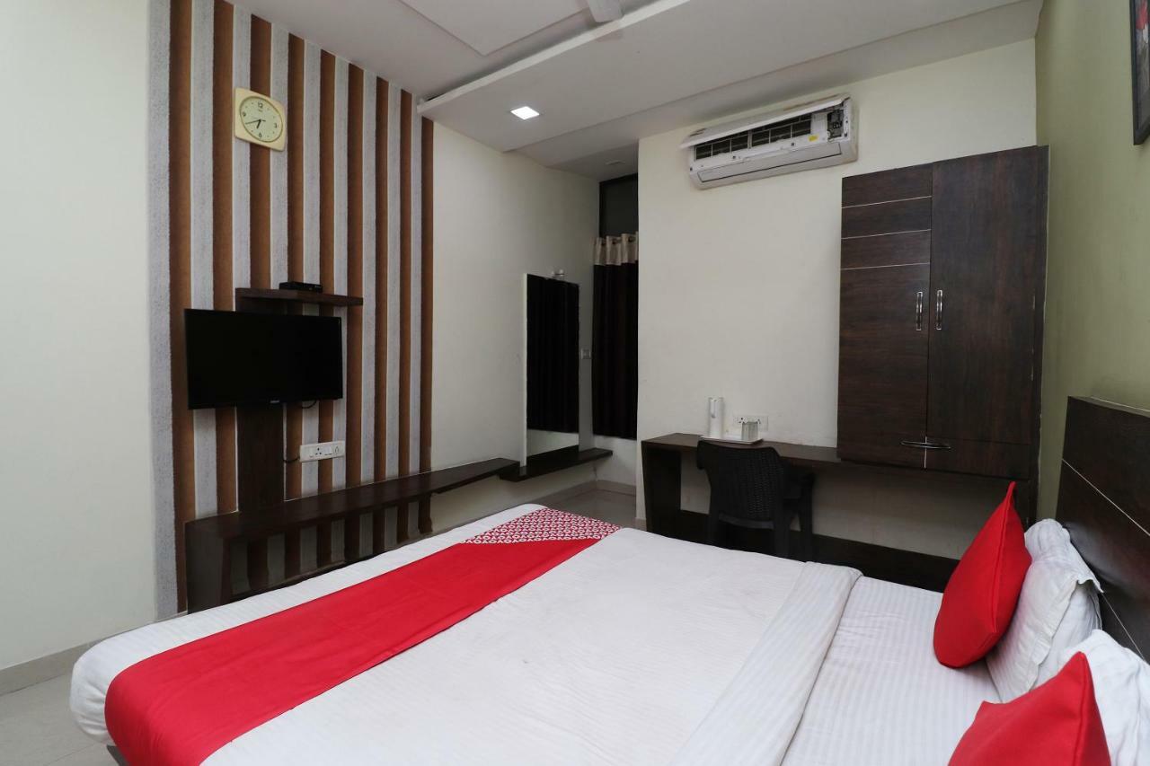 Oyo 8173 Hotel Singh Palace Raipur  Ngoại thất bức ảnh