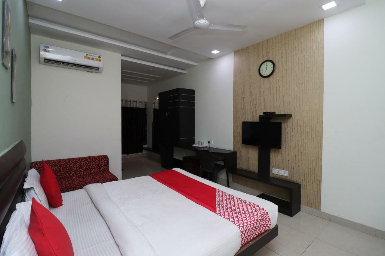 Oyo 8173 Hotel Singh Palace Raipur  Ngoại thất bức ảnh