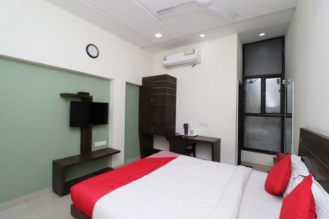 Oyo 8173 Hotel Singh Palace Raipur  Ngoại thất bức ảnh